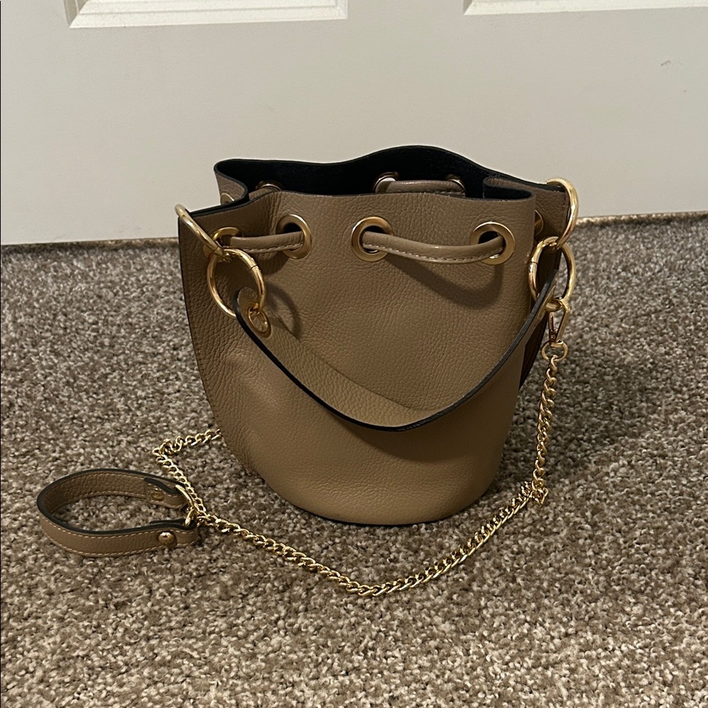 Diva’s Bag Tan Bucket Bag with Gold Accents